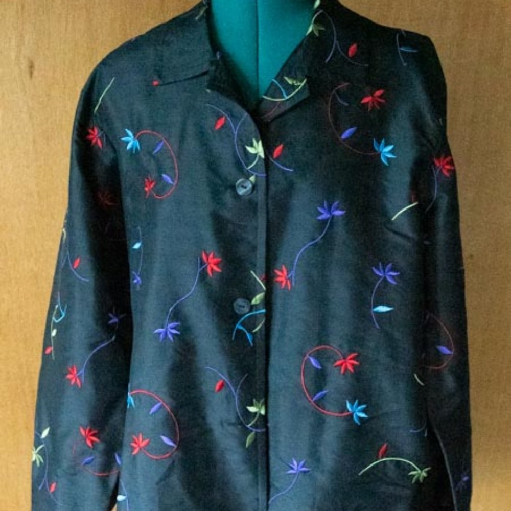 Coldwater Creek Black 100% Silk w Colorful Embroidered Flowers Shirt wms 16